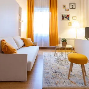 https://piccola-parigi-design-apartment-milano.it-lombardy.com