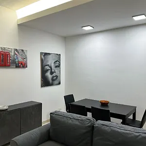 https://modern-cenisio-apartment.it-lombardy.com